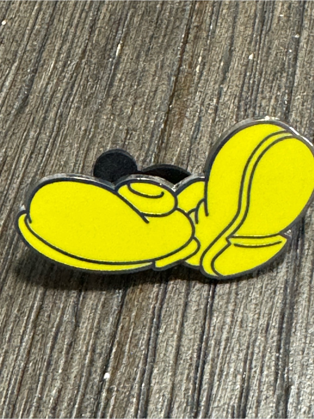 5/$25 Mickey's Yellow Shoes Disney Pin